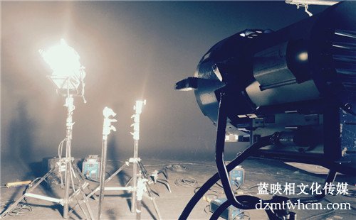 北京公司宣传片拍摄室外夜景布光技巧？